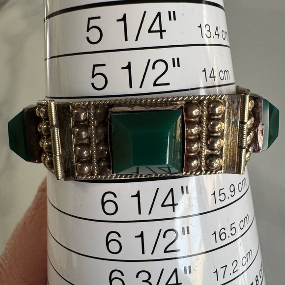 Green and Silver Bracelet with Intricate Beaded Design - Picture 6 of 7